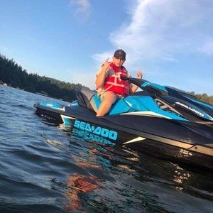 Meet your Posher, Michael